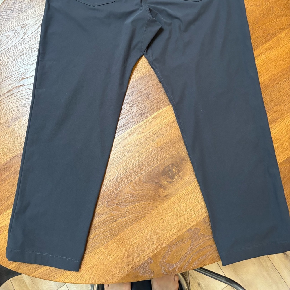 lululemon athletica Men's ABC classic fit 5 pocket pant 32L Obsidian( dark grey)